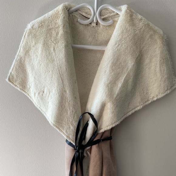 Faux fur vest - Picture 2 of 3